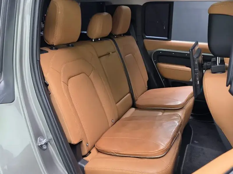 2022 Land Rover Defender с пробегом 105 267 км