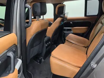 2022 Land Rover Defender с пробегом 105 267 км