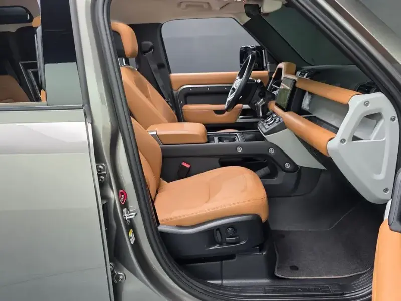 2022 Land Rover Defender с пробегом 105 267 км