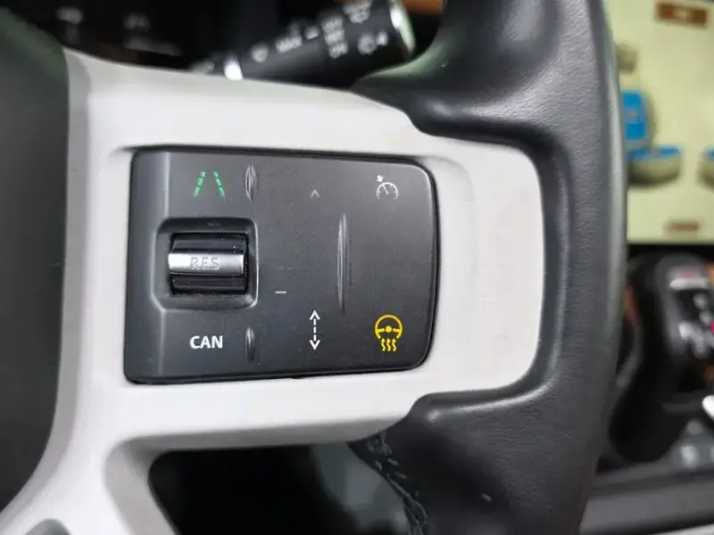 2022 Land Rover Defender с пробегом 105 267 км