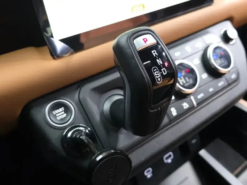 2022 Land Rover Defender с пробегом 31 332 км