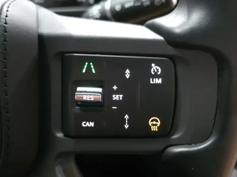 2022 Land Rover Defender с пробегом 31 332 км