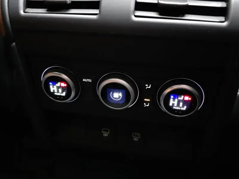 2022 Land Rover Defender с пробегом 31 332 км