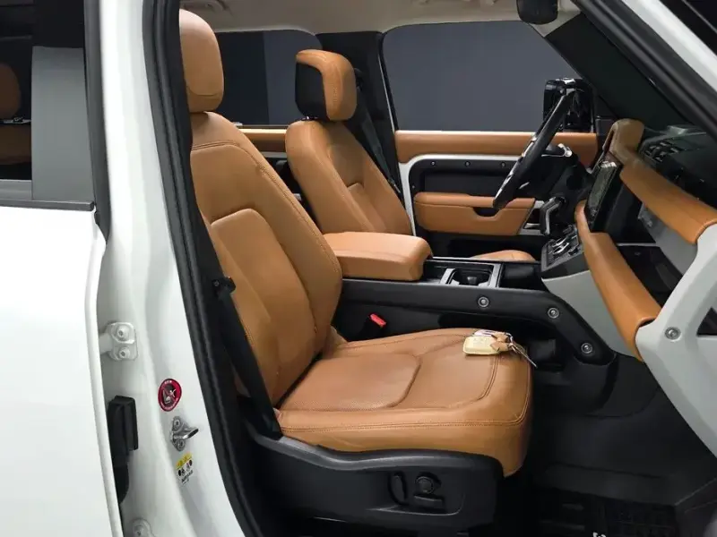 2023 Land Rover Defender с пробегом 48 312 км