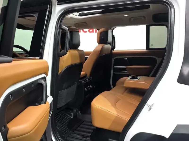 2023 Land Rover Defender с пробегом 48 312 км