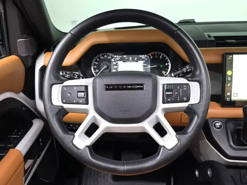 2023 Land Rover Defender с пробегом 48 312 км