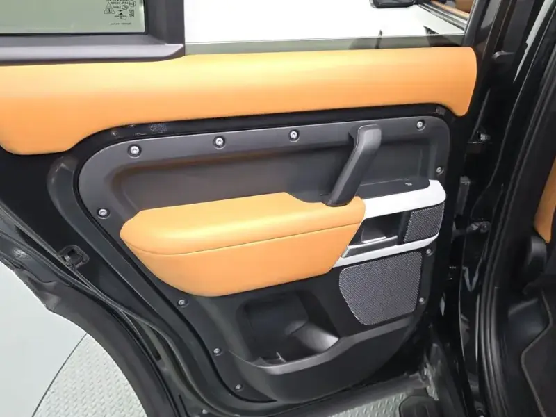 2022 Land Rover Defender с пробегом 72 373 км