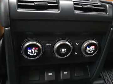 2023 Land Rover Defender с пробегом 48 312 км