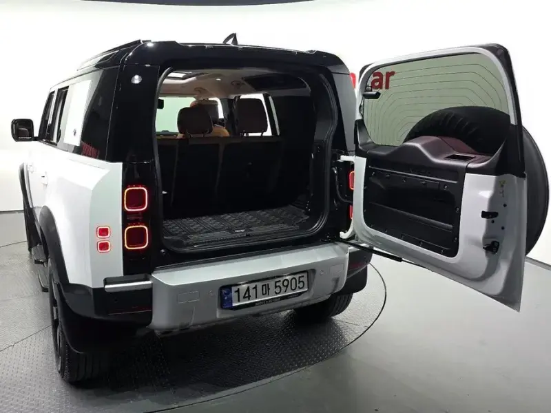 2023 Land Rover Defender с пробегом 48 312 км