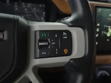 2022 Land Rover Defender с пробегом 72 373 км