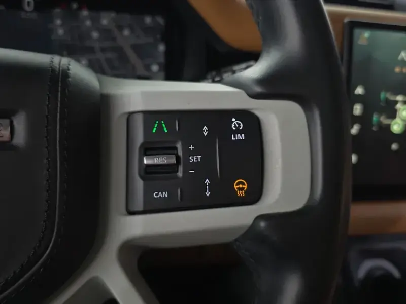 2022 Land Rover Defender с пробегом 72 373 км