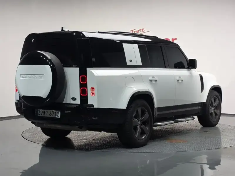 2023 Land Rover Defender с пробегом 52 594 км