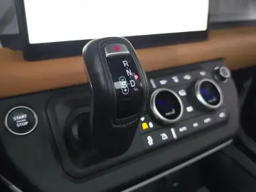 2023 Land Rover Defender с пробегом 52 594 км