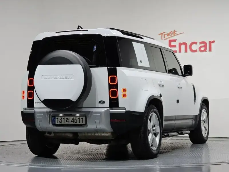 2023 Land Rover Defender с пробегом 35 711 км