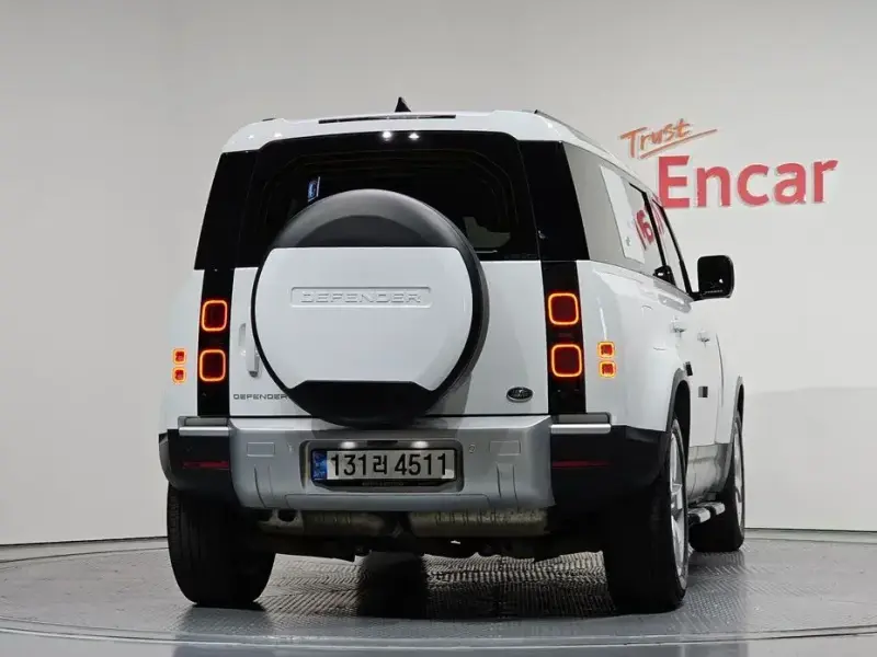 2023 Land Rover Defender с пробегом 35 711 км