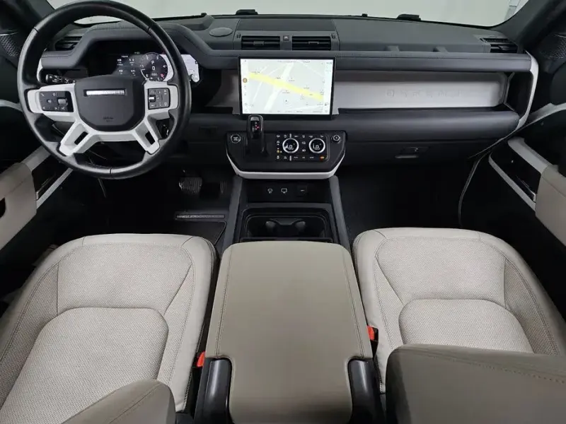 2023 Land Rover Defender с пробегом 35 711 км