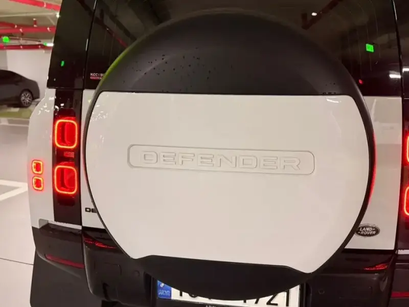 2023 Land Rover Defender с пробегом 16 800 км