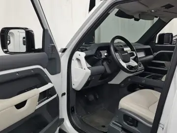 2023 Land Rover Defender с пробегом 35 711 км