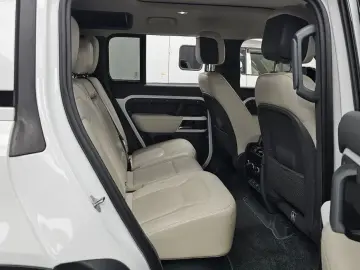 2023 Land Rover Defender с пробегом 35 711 км