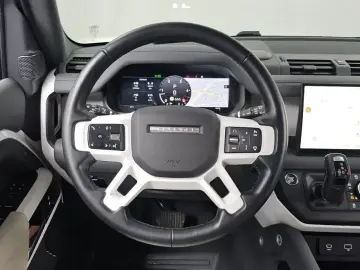2023 Land Rover Defender с пробегом 35 711 км
