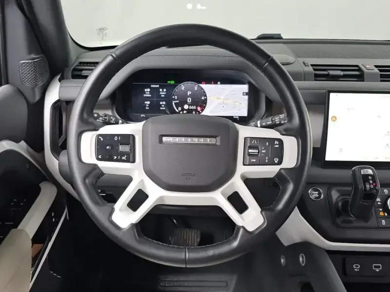 2023 Land Rover Defender с пробегом 35 711 км