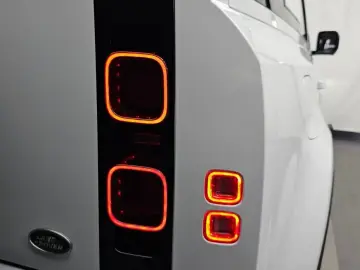 2023 Land Rover Defender с пробегом 35 711 км