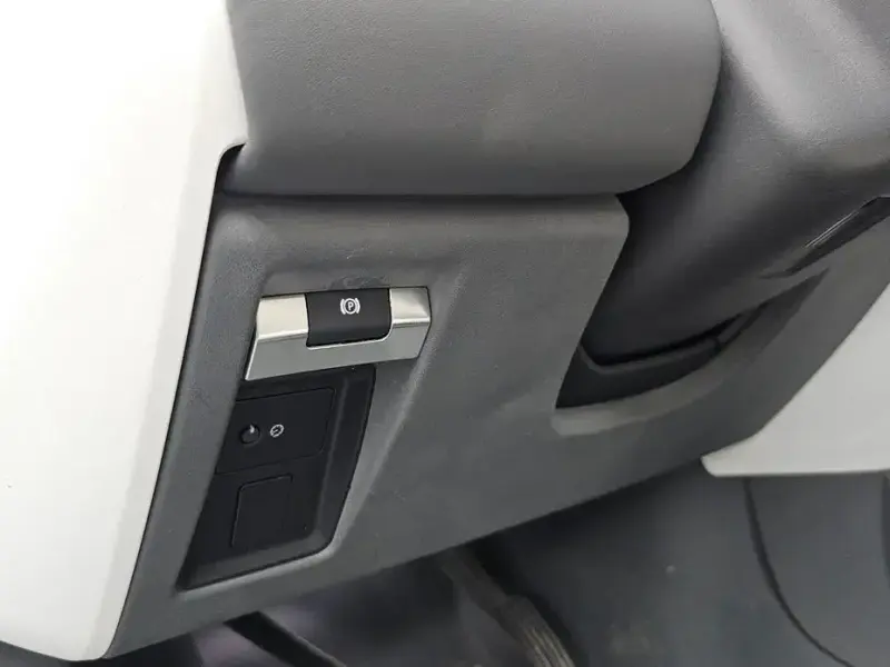 2023 Land Rover Defender с пробегом 35 711 км