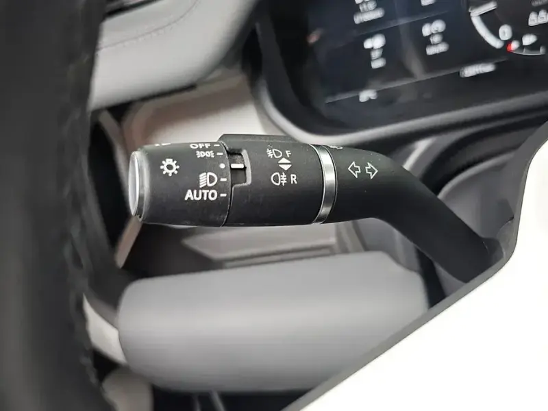2023 Land Rover Defender с пробегом 35 711 км