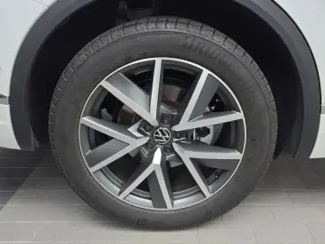 2023 Volkswagen Touareg с пробегом 49 042 км