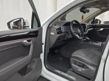 2023 Volkswagen Touareg с пробегом 49 042 км