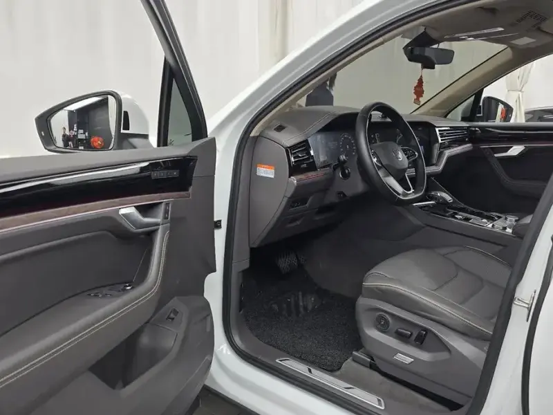 2023 Volkswagen Touareg с пробегом 49 042 км