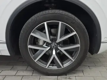 2023 Volkswagen Touareg с пробегом 49 042 км