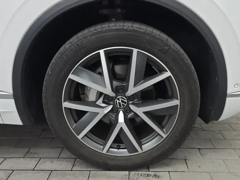 2023 Volkswagen Touareg с пробегом 49 042 км