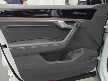 2023 Volkswagen Touareg с пробегом 49 042 км