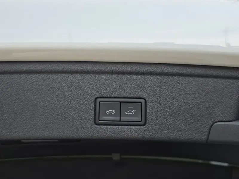 2023 Volkswagen Touareg с пробегом 49 042 км