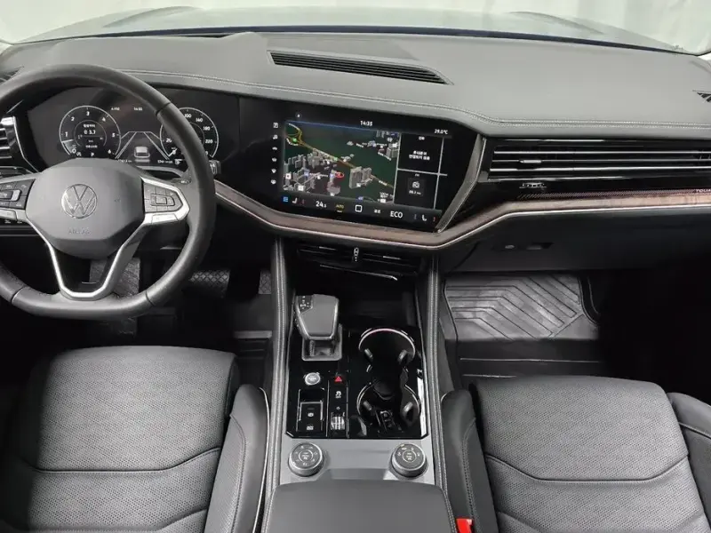 2025 Volkswagen Touareg с пробегом 5 761 км
