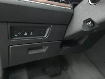 2025 Volkswagen Touareg с пробегом 5 761 км