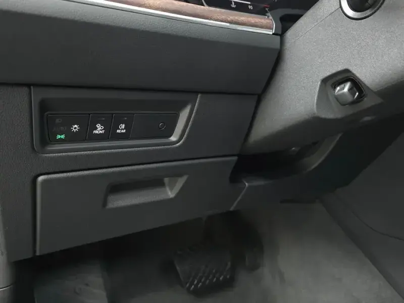 2025 Volkswagen Touareg с пробегом 5 761 км