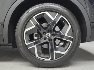 2025 Volkswagen Touareg с пробегом 5 761 км
