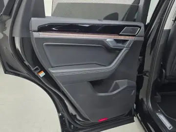 2025 Volkswagen Touareg с пробегом 5 761 км