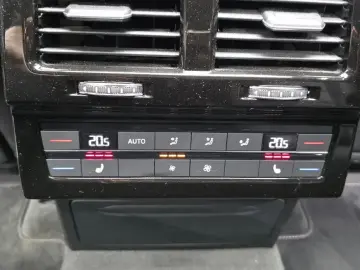 2020 Volkswagen Touareg с пробегом 95 853 км