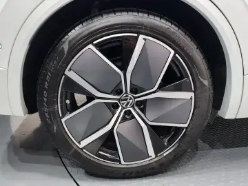 2025 Volkswagen Touareg с пробегом 19 254 км