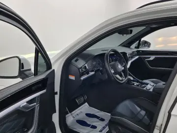 2025 Volkswagen Touareg с пробегом 19 254 км