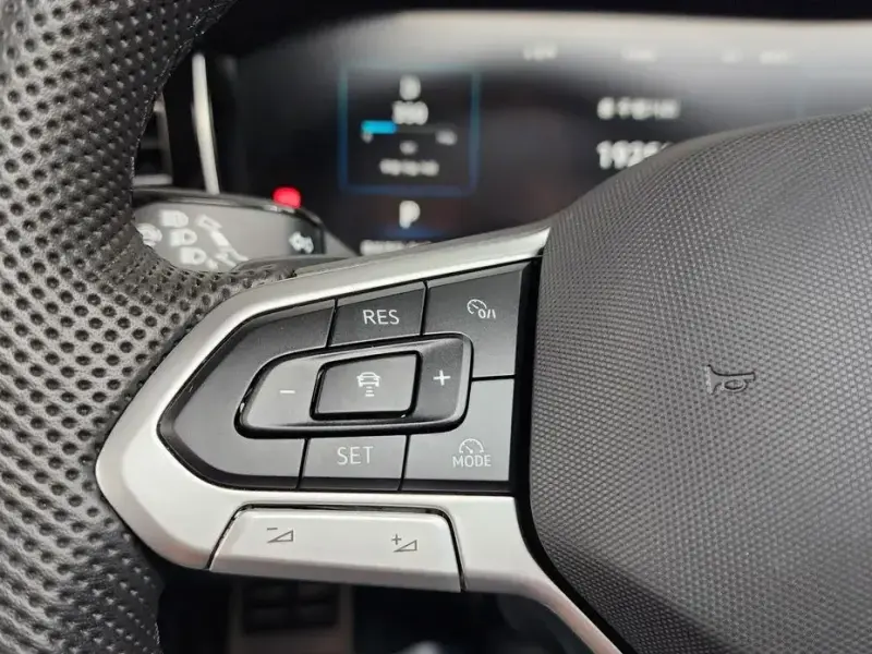 2025 Volkswagen Touareg с пробегом 19 254 км