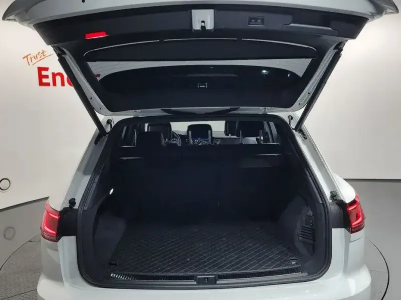2025 Volkswagen Touareg с пробегом 19 254 км