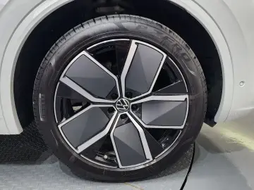 2025 Volkswagen Touareg с пробегом 19 254 км