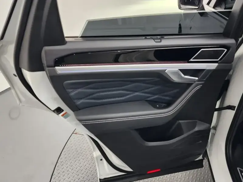 2025 Volkswagen Touareg с пробегом 19 254 км
