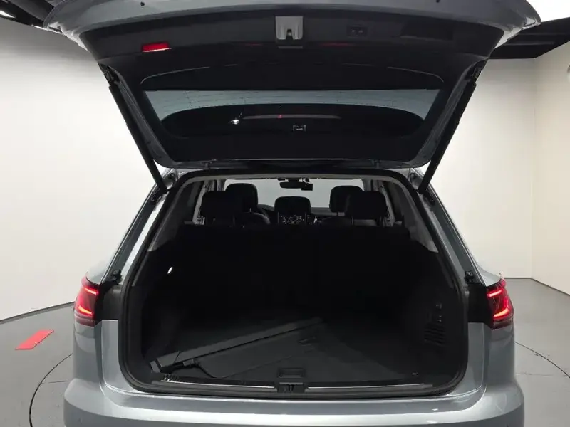 2024 Volkswagen Touareg с пробегом 21 477 км