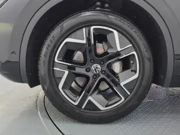 2025 Volkswagen Touareg с пробегом 3 123 км