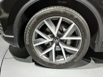 2023 Volkswagen Touareg с пробегом 50 442 км